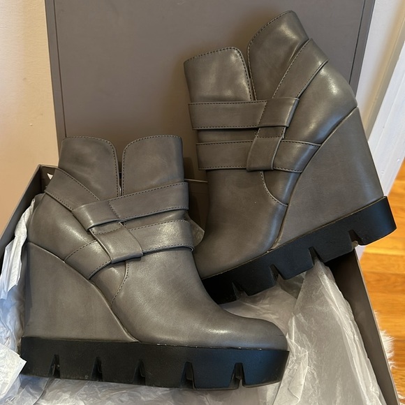 BCBGMaxAzria Shoes - BCBGMaxAzria Combat & Motorcycle Boots - Dark Grey - Size 8